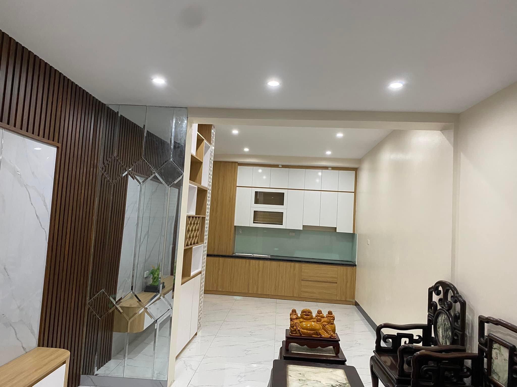 Bán Nhà Thái Thịnh - TT Đống Đa - Lô Góc -Khu Vực Hiếm Nhà Bán - Kinh Doanh 35M2 x 5T, Mt 4M.