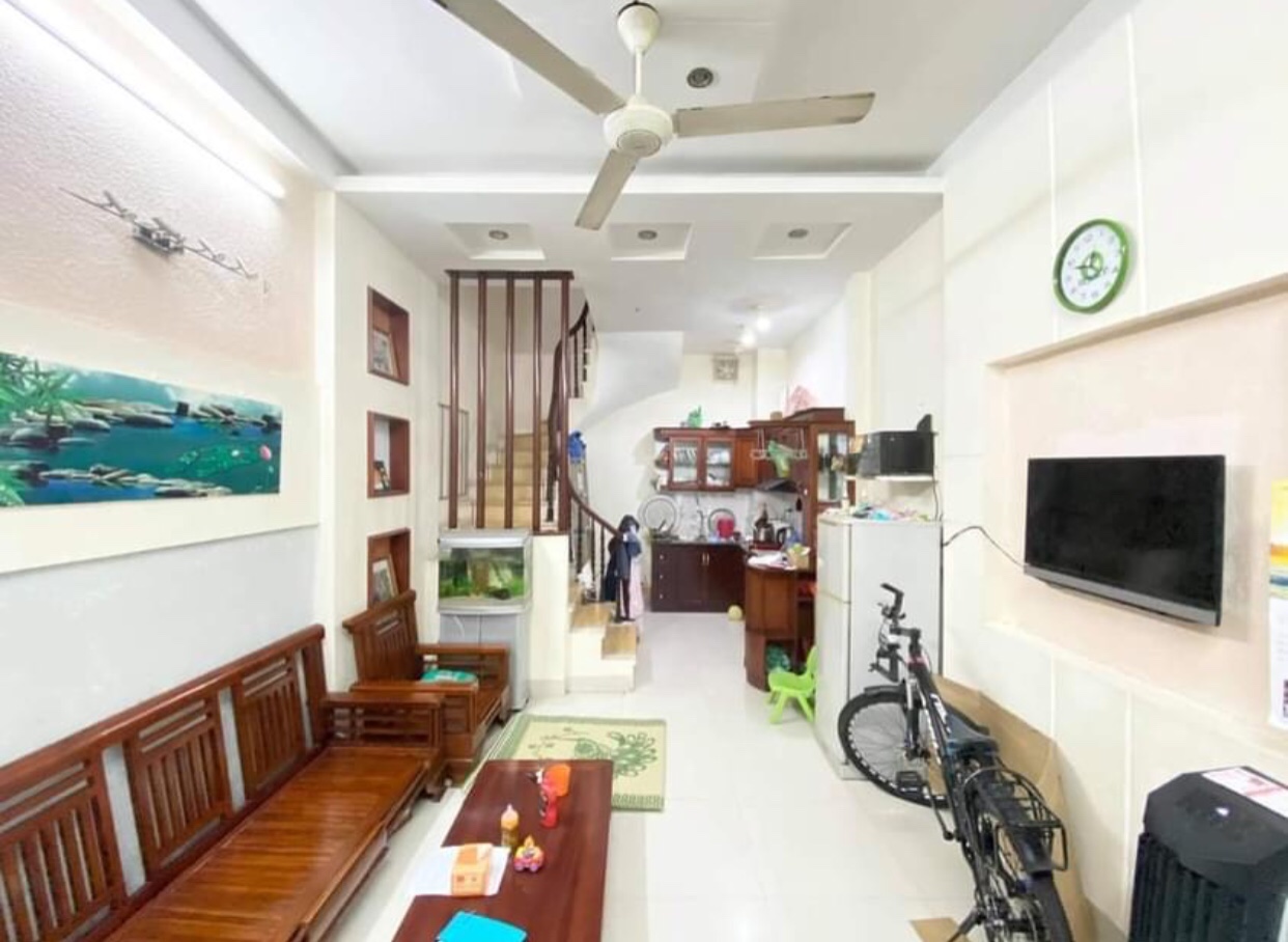 Bán Nhà Thái Thịnh, Đống Đa 57m2, 4Tầng - Tiện ích Bạt Ngàn Chỉ 4.5 Tỷ.