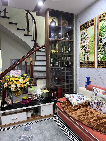 Chìa khóa trao tay - Chỉ việc xách vali vào ở. Do nhu cầu cần chuyển nhà lớn hơn cho thuận tiện công việc