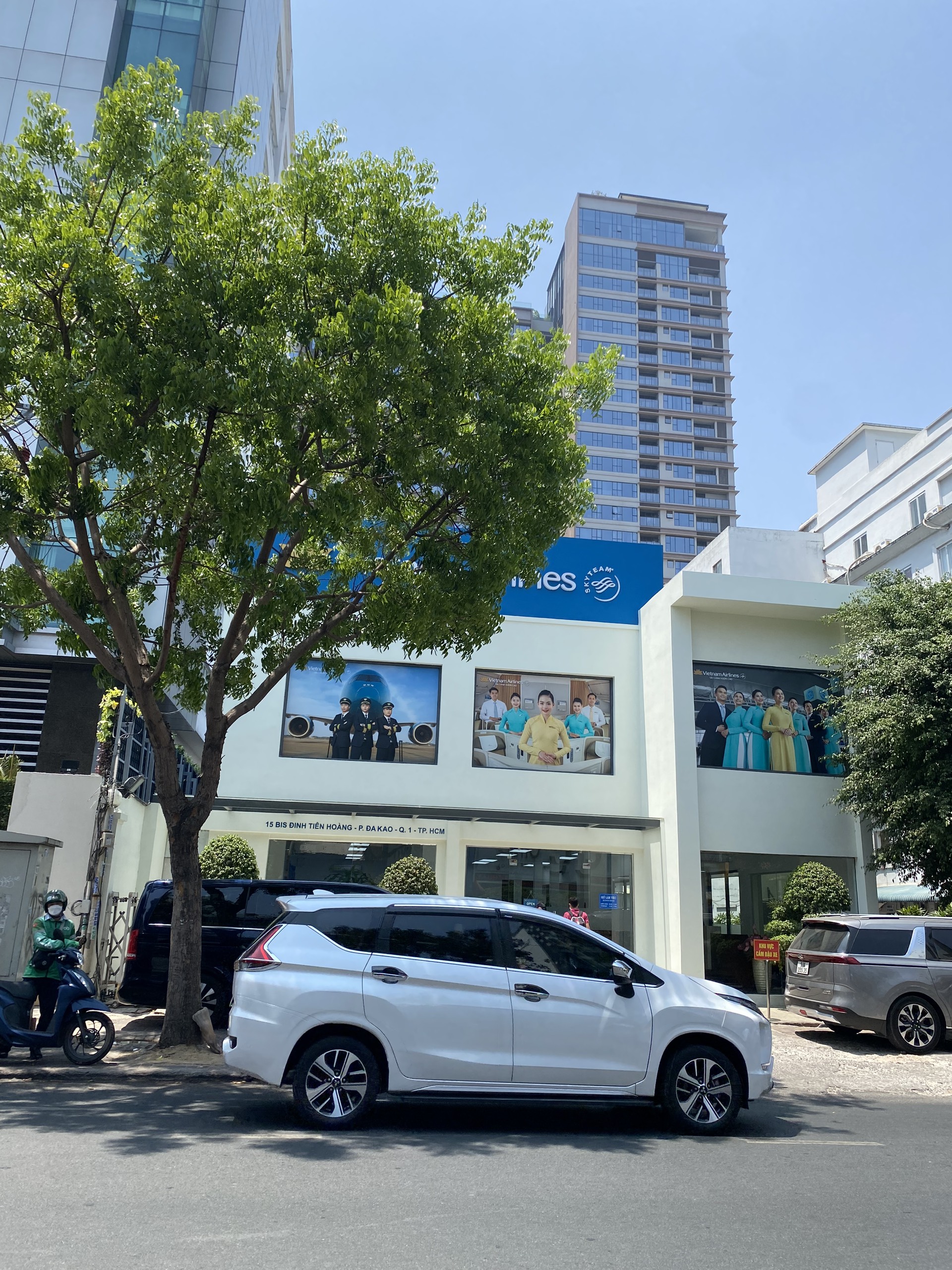 Bán nhà đường Sương Nguyệt Ánh, P.Bến Thành, Q.1, Dt: 8x24m NH 24m, 226m2, 4 lầu, 150 Tỷ.