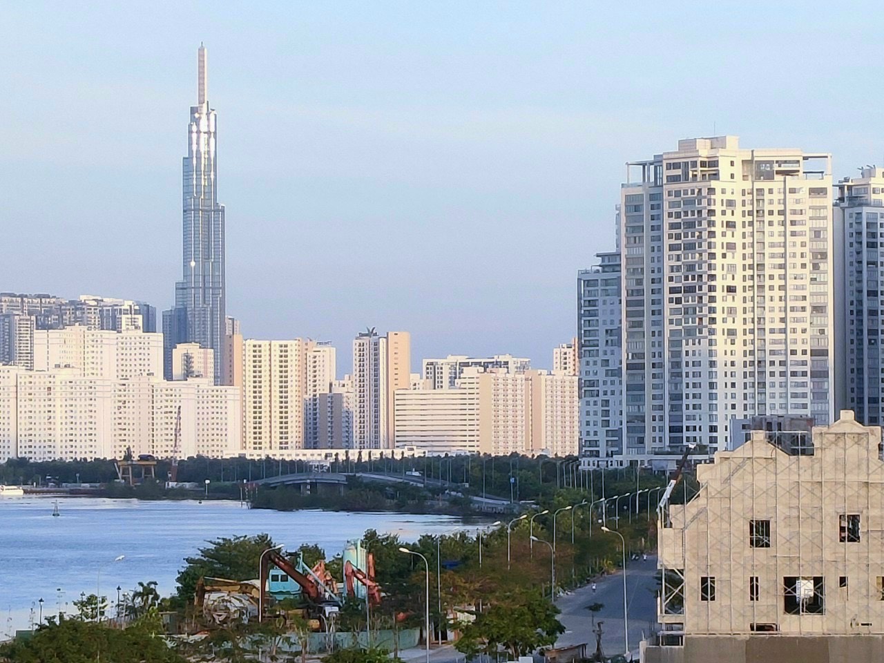 Bán nhà đường Lê Lai, P.Bến Thành, Q.1, Dt: 11 x 21m, 210m2, Trệt 2 lầu st, 210 Tỷ.