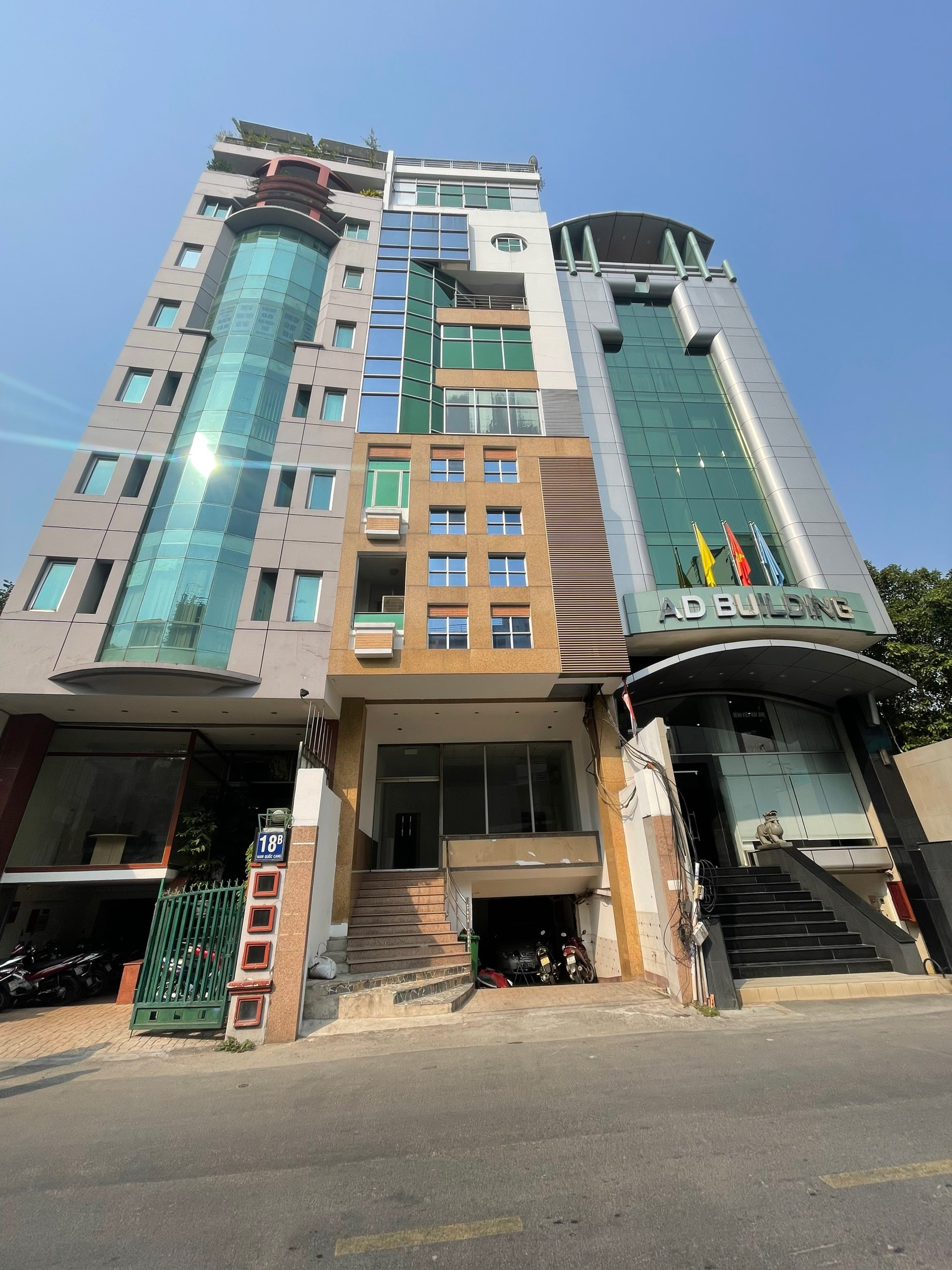 Cho thuê toà nhà Nam Quốc Cang, P. Phạm Ngũ Lão, Q1