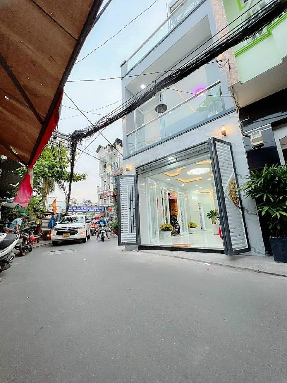 Bán Nhà f3.Q8 HXH. Lô Góc Thoáng.2 Lầu. Nhà Đẹp. Ko Quy Hoạch Ko Lộ Giới. Giá Nhìn hơn 6 tỷ