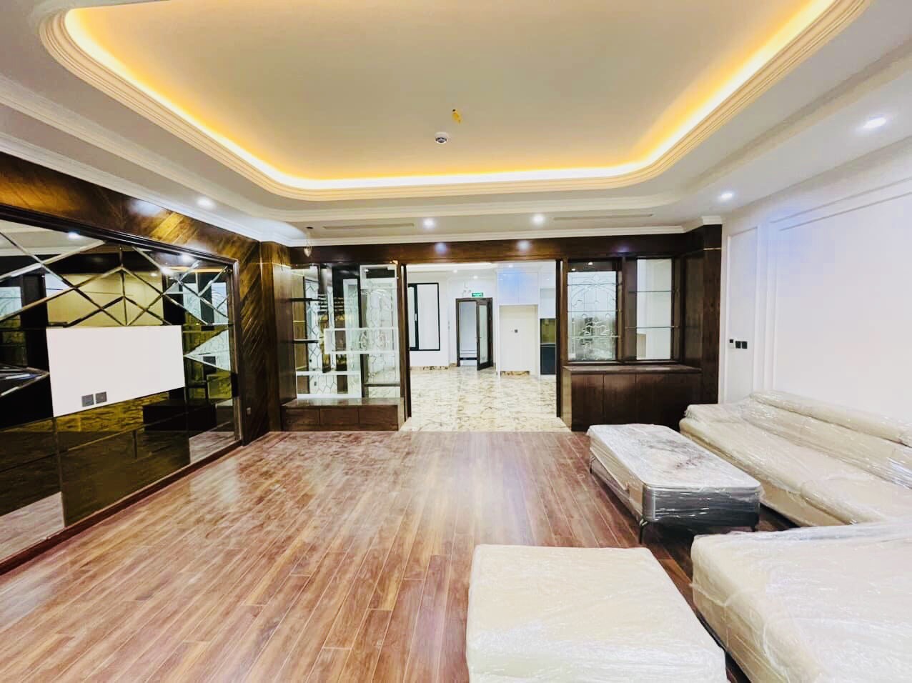 Siêu phẩm phân lô Đồng Me, Mễ Trì 86m2, 8 tầng mới, mt 6m, ở và kinh doanh, giá 30 tỷ