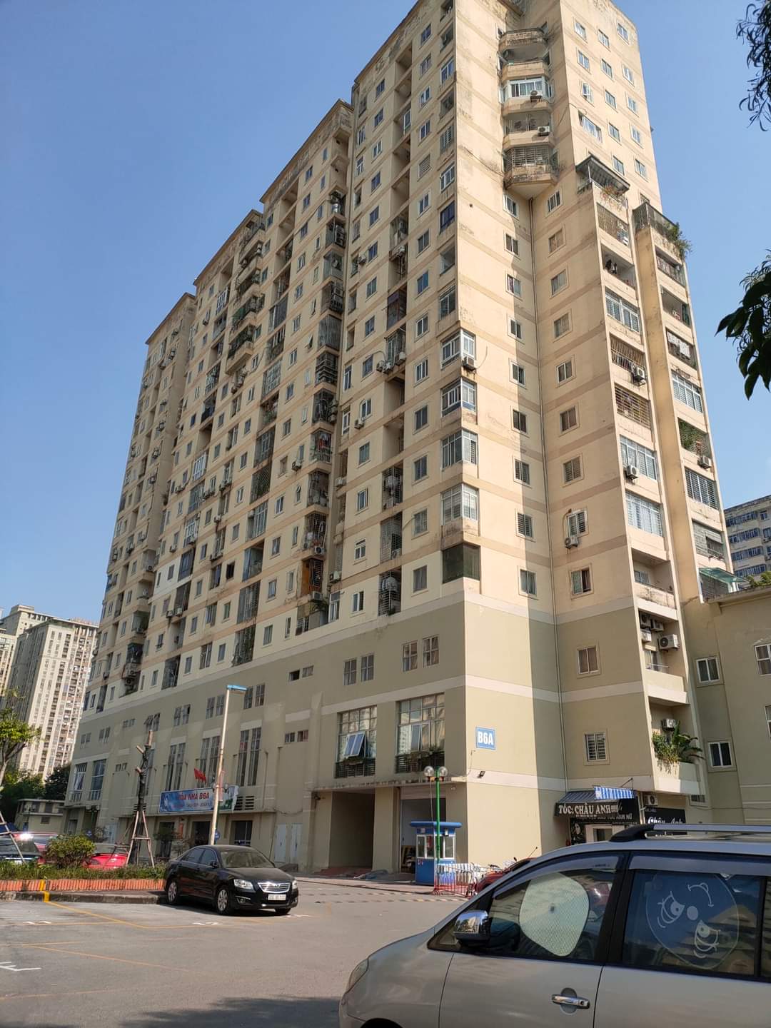 CHUNG CƯ B6A NAM TRUNG YÊN CẦU GIẤY 80M2 GIÁ 2,9 TỶ.