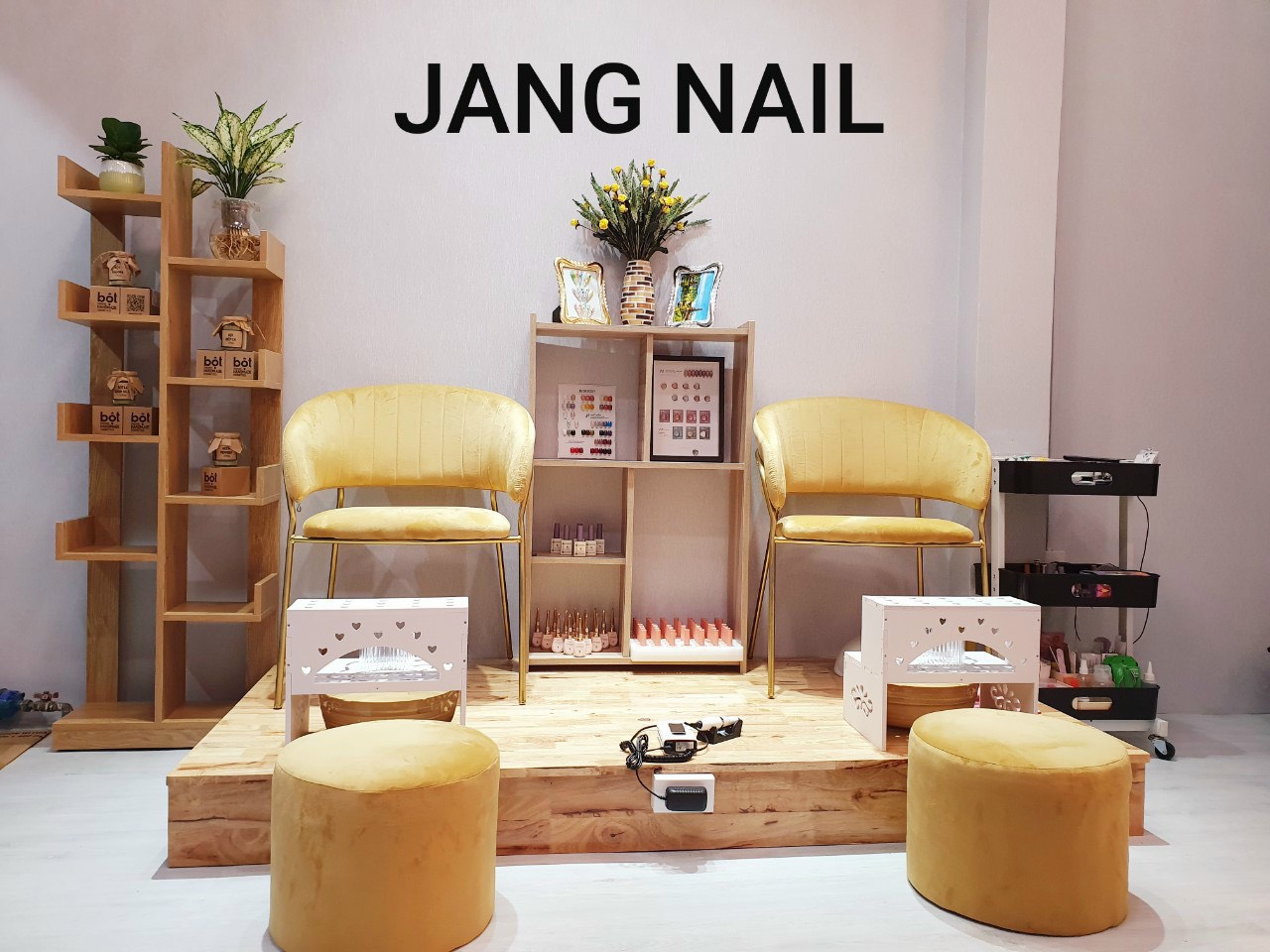 Cần Sang nhượng tiệm Nail Spa dưỡng sinh, full nội thất + trang thiết bị
