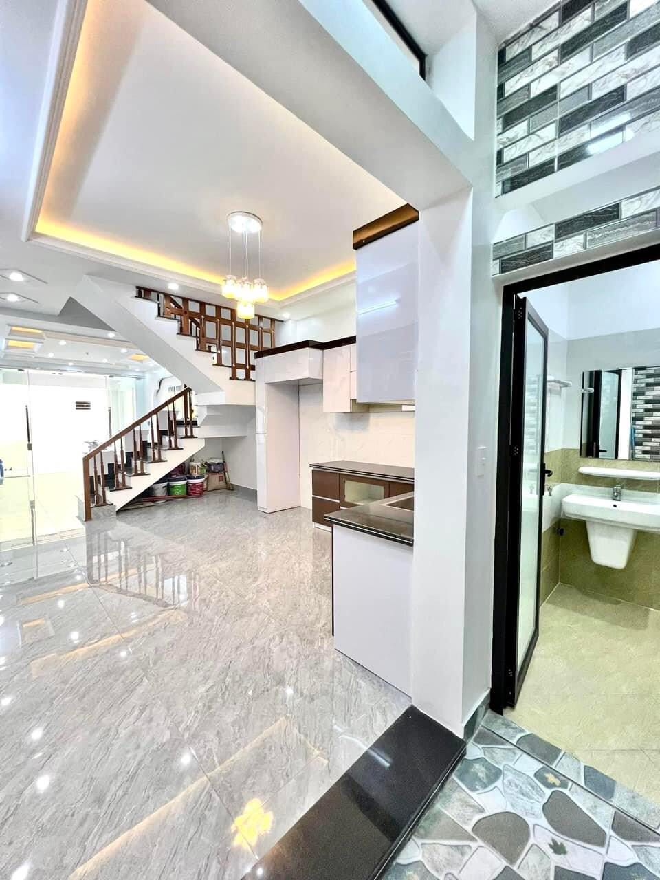 Bán nhà mới tinh ngõ 77 Bùi Xương Trạch, Thanh Xuân- tặng nội thất- Dt 60m2 x 4tầng x Mt 5.5m- Giá 4,3 tỷ