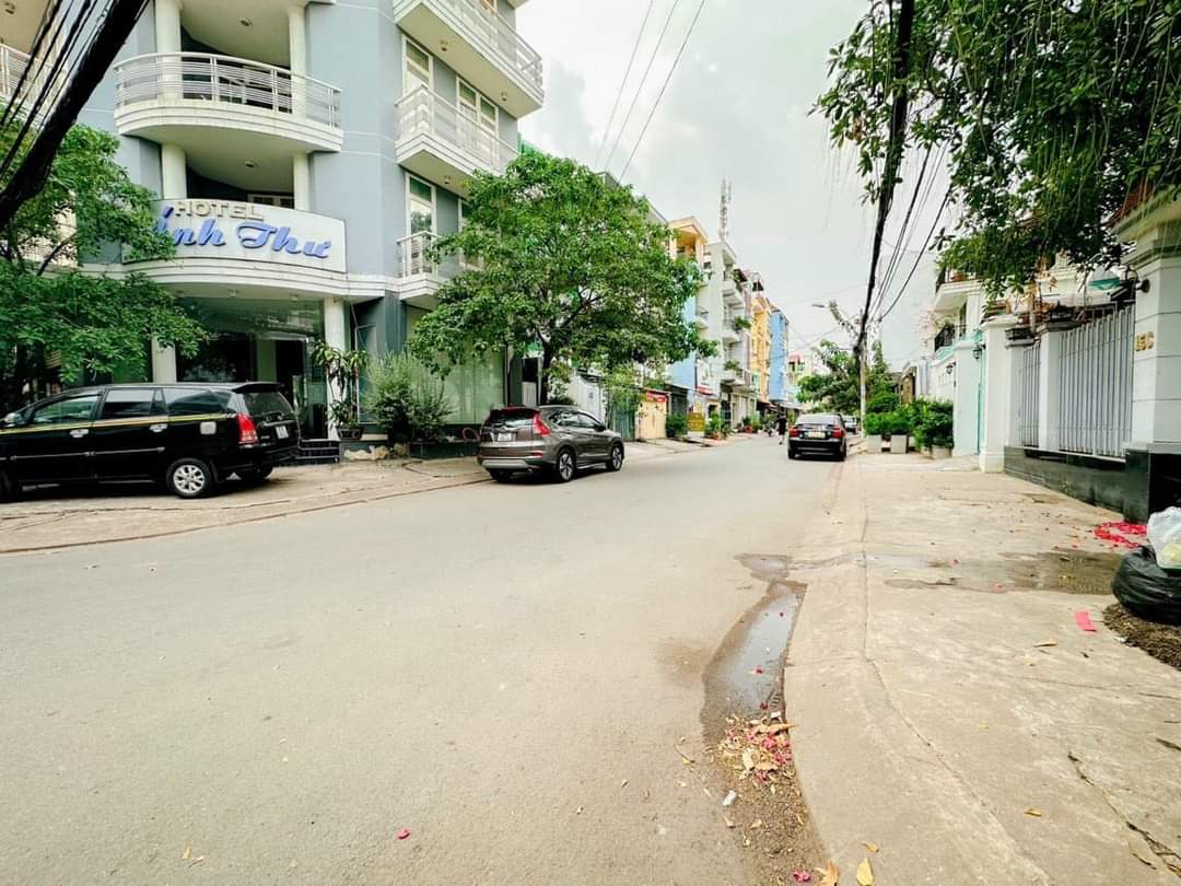 NHÀ HẺM XE TẢI HUỲNH TẤN PHÁT, Ô TÔ NGỦ TRONG NHÀ CHỈ NHỈNH 8 TỶ. DÒNG TIỀN SẴN 15TR/TH