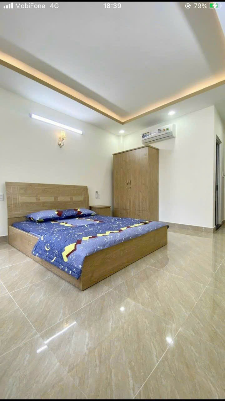 Bán CHDV Phạm Văn Bạch Tân Bình * Dt 5,20 x 20m * Đúc : 1 trệt 1 lửng , 4 lâu, sân thượng * Thu Nhập 60 tr/tháng