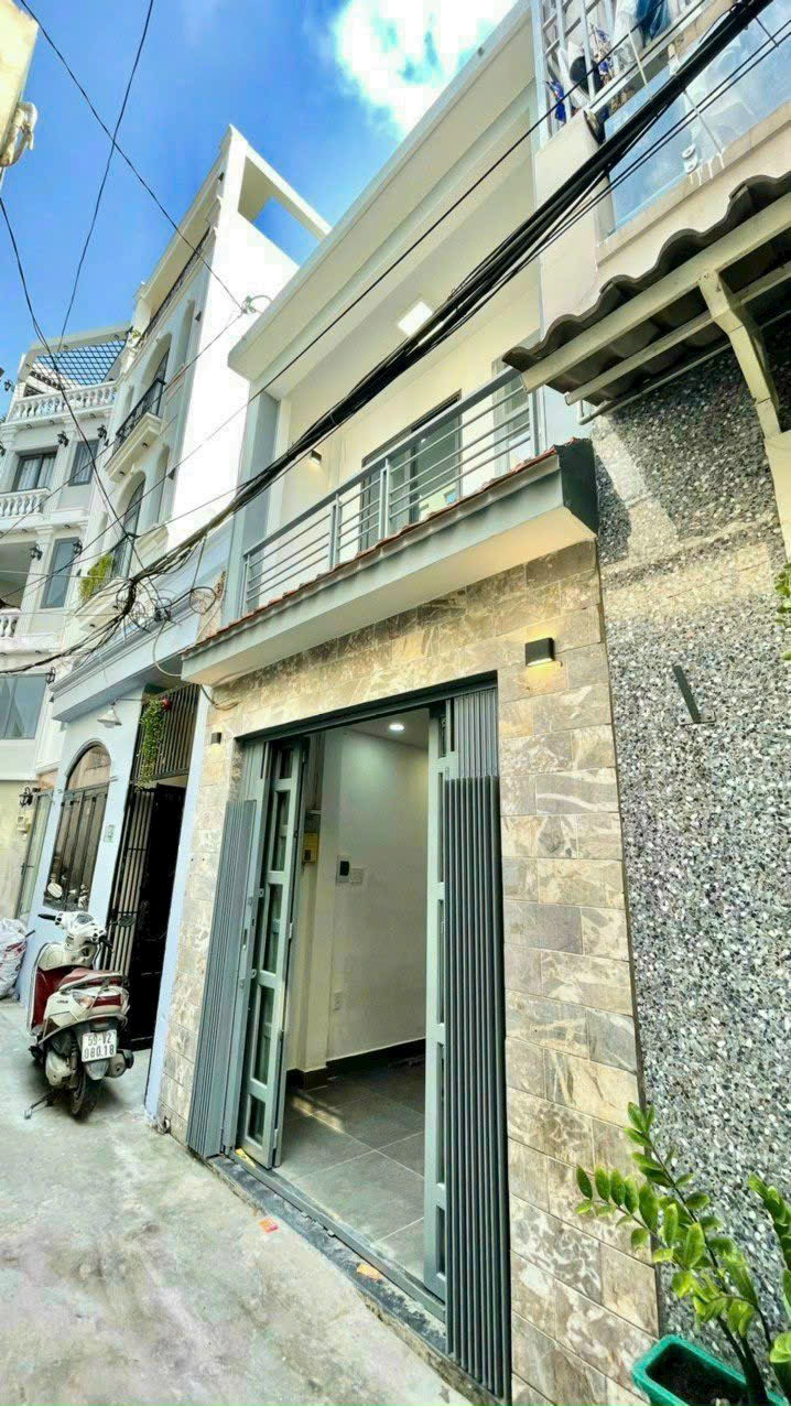 GIA CHỦ CẦN TIỀN BÁN GẤP CHỈ 2 TỶ 950 TRIỆU CHỐT BÁN Nhà bán Đường Số 4, Phường 16, Gò Vấp⏩ DT: 3.05x8.5m