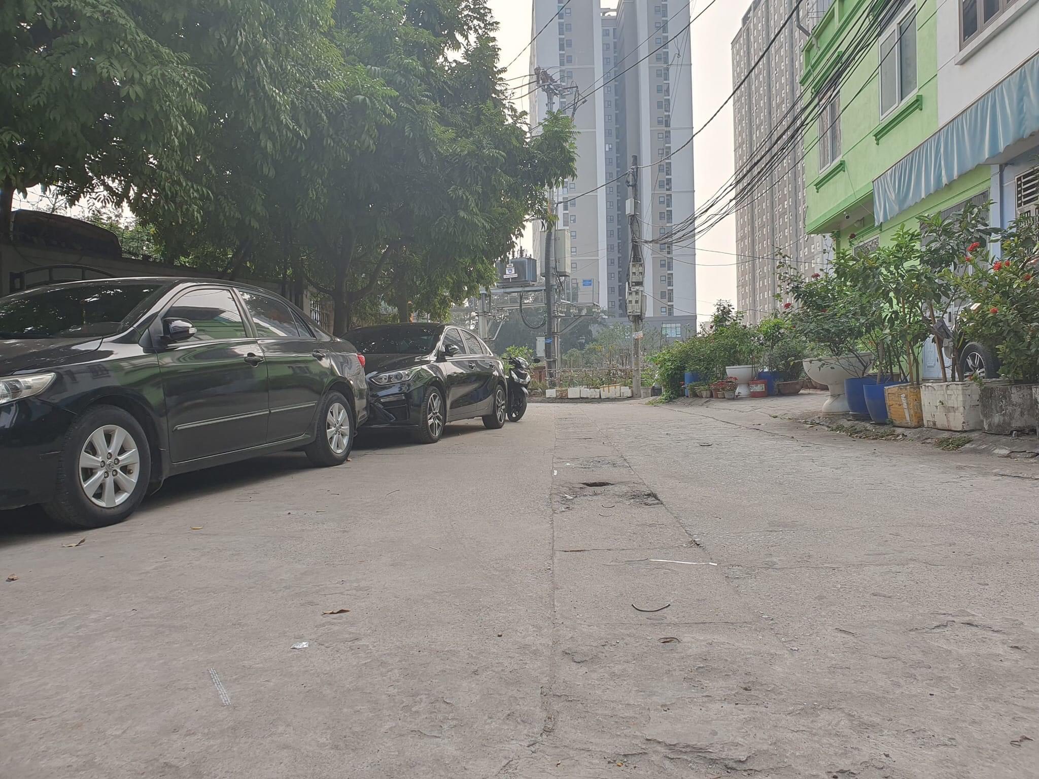 Bán Nhà TT Văn Điển 40Mx5T, Ôtô Tránh 2 Làn, Lô Góc, Kinh Doanh, Dân Xây, Cực Hiếm!