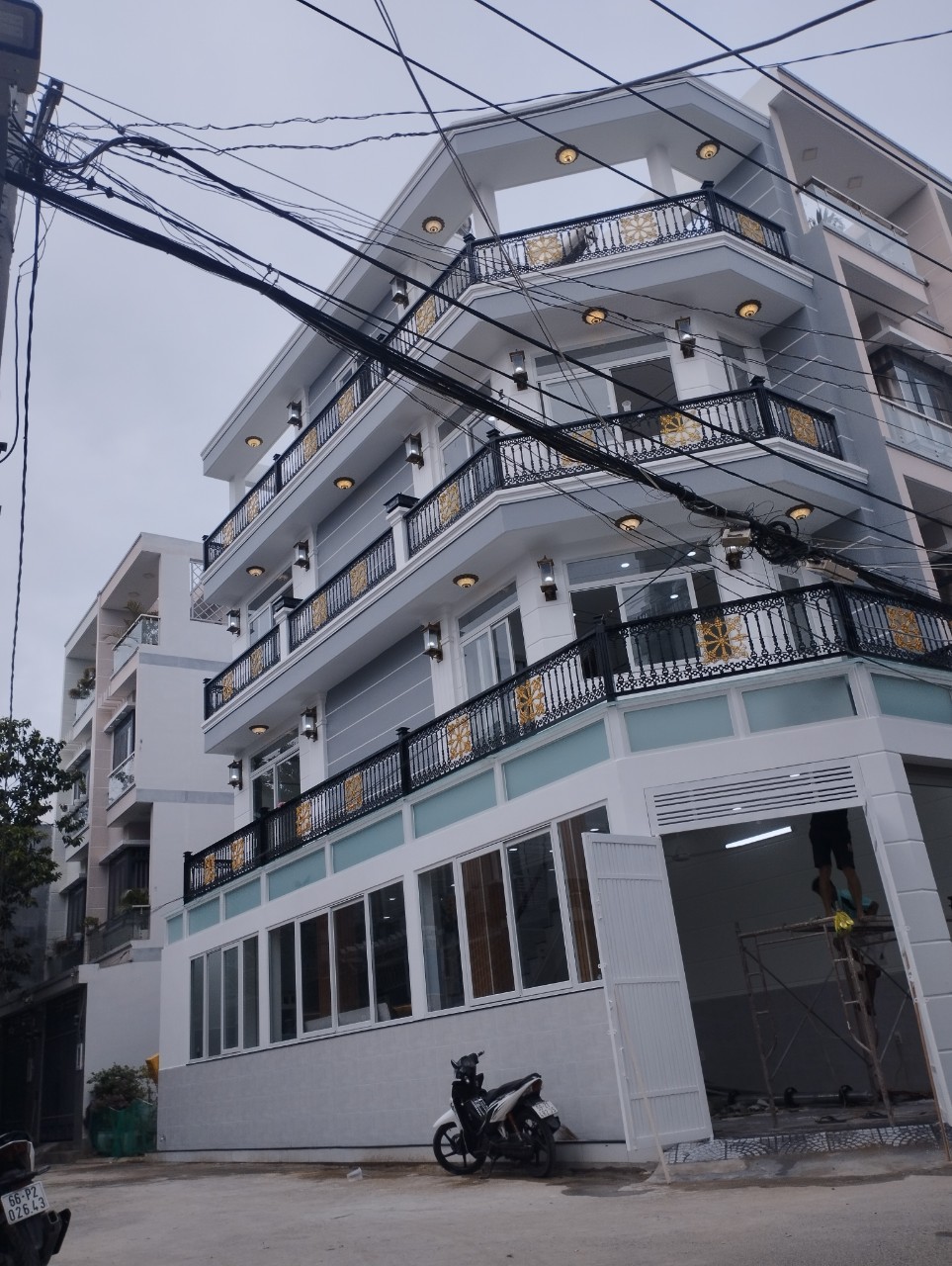 CĂN GÓC 2 MẶT TIỀN ĐƯỜNG XE HƠI TRÁNH NHAU - NHÀ MỚI FULL NỘI THẤT - GIÁ CHỈ 7.5 TỶ