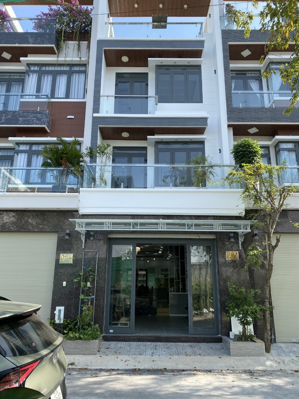 BÁN GẤP NHÀ HẠ GIÁ 1 TỶ- RẺ NHẤT KHU VỰC - ĐƯỜNG HUỲNH TẤN PHÁT NHÀ BÈ - NHÀ MỚI Ở NGAY - FULL NỘI THẤT CAO CẤP