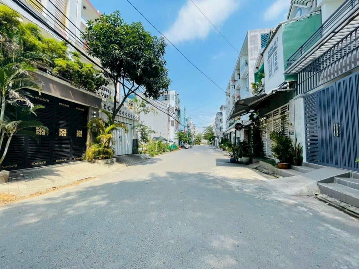 BÁN GẤP LÔ ĐẤT ĐƯỜNG 10M KHU SGM ĐƯỜNG HUỲNH TẤN PHÁT NHÀ BÈ - KHU VỰC VIP - XÂY DỰNG TỰ DO - GIÁ CHỈ 5 TỶ