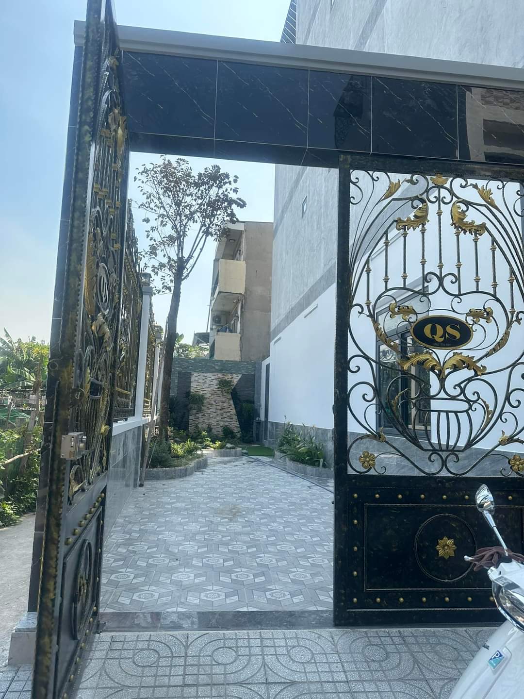 BÁN CĂN BIỆT THỰ VƯỜN KHU DÂN CƯ THESUN SÀI GÒN MỚI - NHÀ MỚI FULL NỘI THẤT - CÓ SÂN VƯỜN AO CA S- GIÁ CHỈ 9,8 TỶ