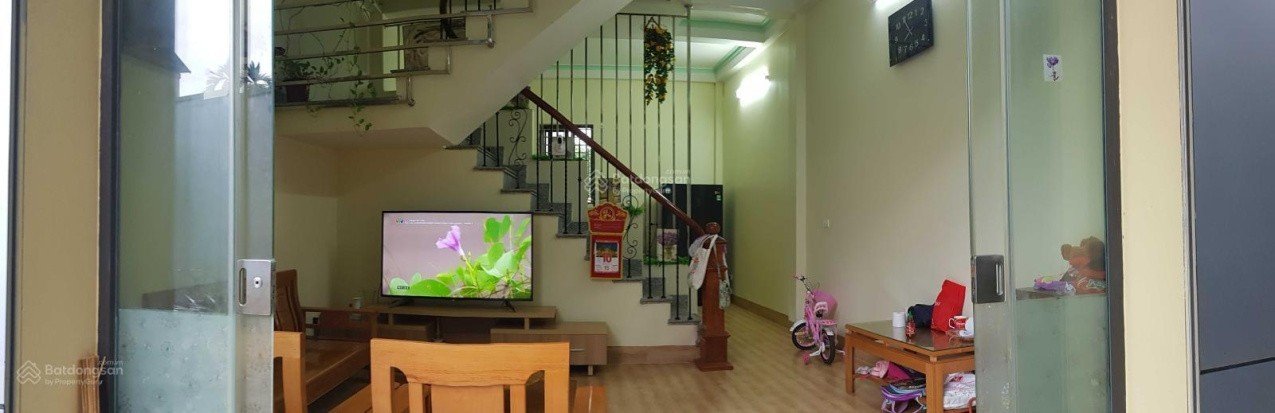 Bán nhà riêng, sổ đỏ chính chủ. 2 tầng + sân thượng. DT 40.5m2 tại Đông Ngàn, Đông Hội, Đông Anh