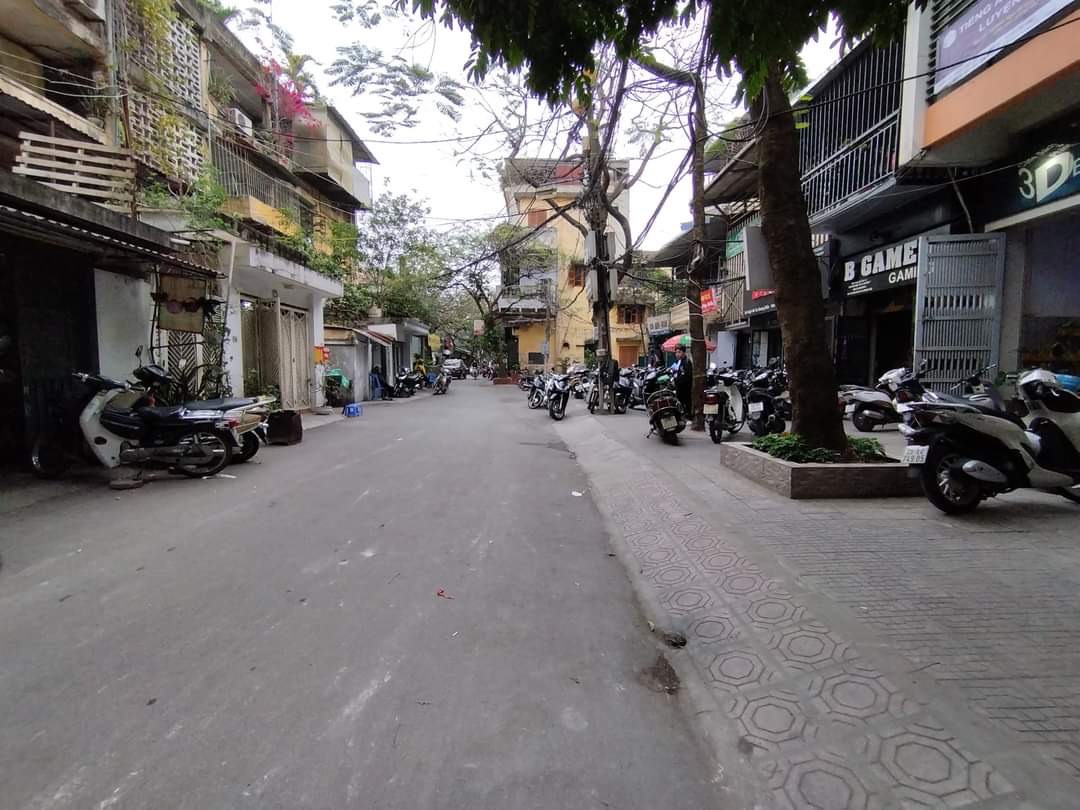 HIẾM VÀ RẺ NGÕ ÔTÔ TRÁNH, THÔNG PHỐ TẠ QUANG BỬU, HAI BÀ TRƯNG, DT: 108 MÉT, 2 TẦNG, KD SẦM UẤT, GIÁ BÁN: 15 TỶ.