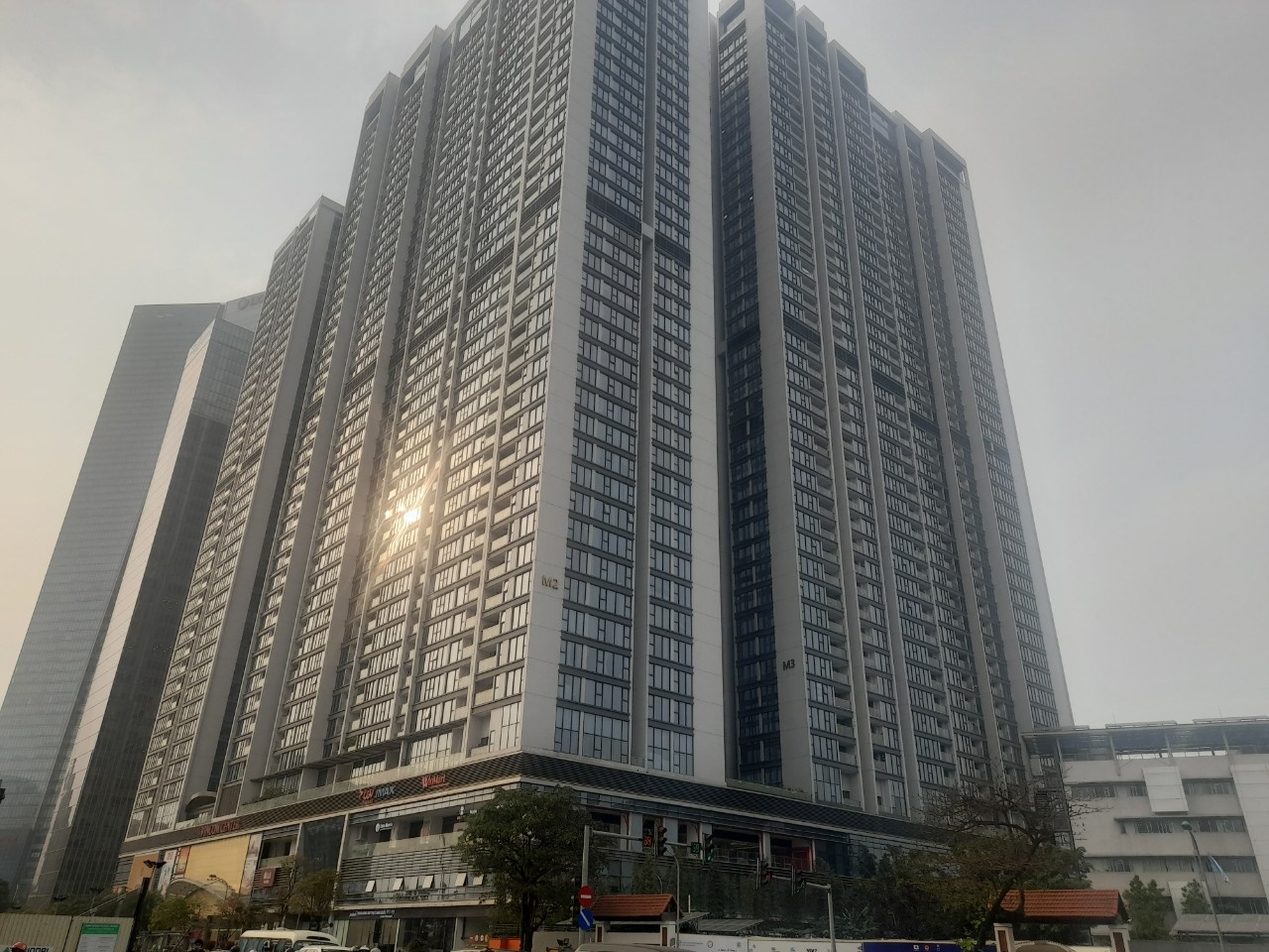 CẤP BÁO! LOTTE Kim Mã_TT BA ĐÌNH 50M2 Ô TÔ ĐỖ_LÔ GÓC 3 THOÁNG_NGÕ THÔNG HƠN 5 TỶ.