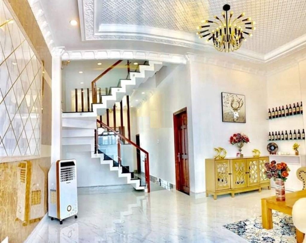 Nhà đẹp như hình 3PN 3 WC 6x11 gần nhà thi đấu