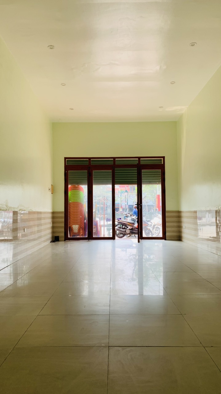 Cho thuê 1 phần nhà mặt đường Quang Trung (view hồ) - 85m2 - mt 4,2m - 25 tr/tháng