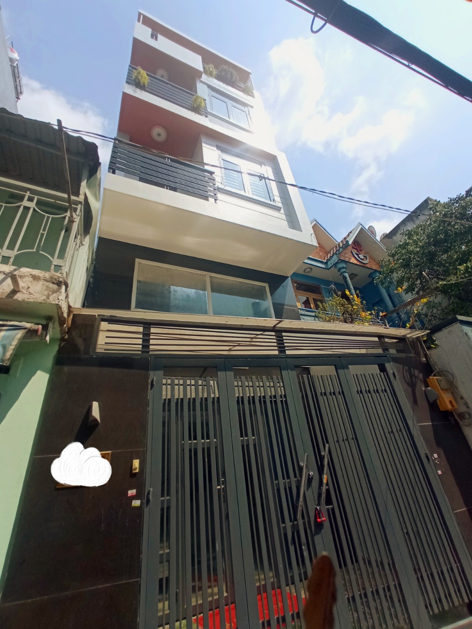 Gấp bán nhà HXH Cây Trâm P8 Gò vấp 5 tầng chỉ nhỉnh 5 tỷ.