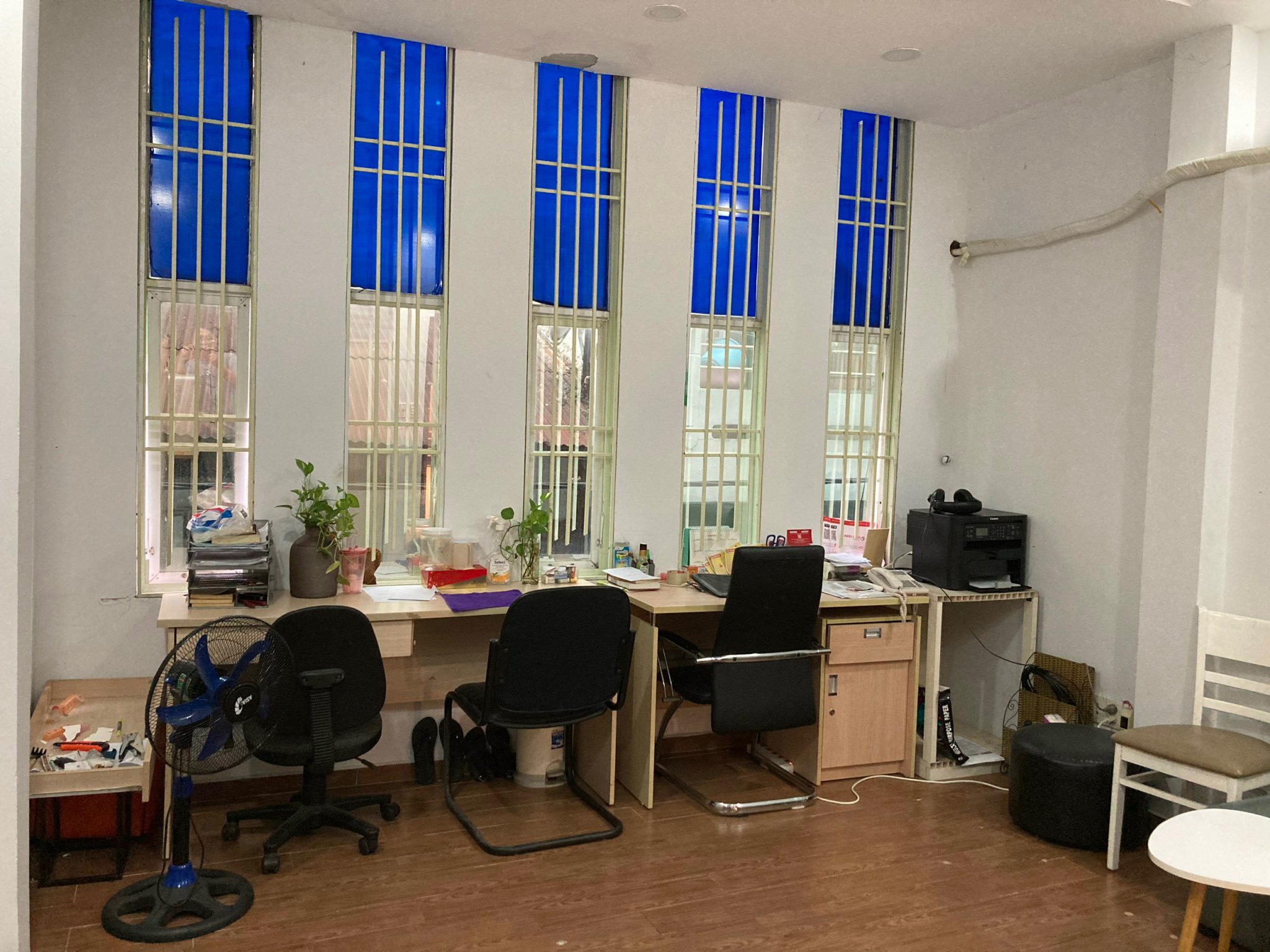 Chính chủ cần cho thuê văn phòng lầu 1. ngay trung tâm quận 1