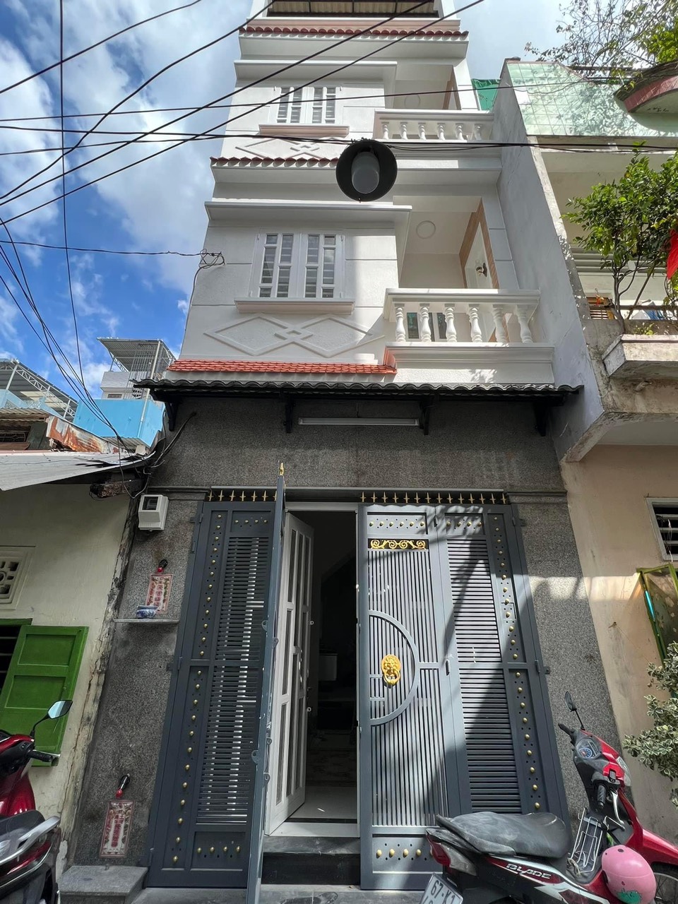 Nguyễn Chí Thanh nhà mới 4 tầng hẻm 5m - 45M2 _ 8 tỷ