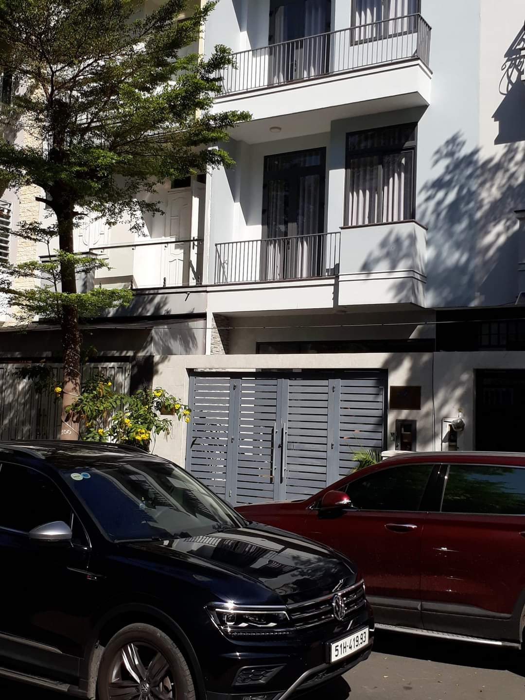 CẦN BÁN GẤP NHÀ HXH- TRỆT 2 LẦU -SÂN THƯỢNG -DÒNG TIÊN SẴN 25 TRIỆU /THÁNG KHU DÂN CƯ RẠCH BÀ BƯỚM D.A JAMONA QUẬN 7