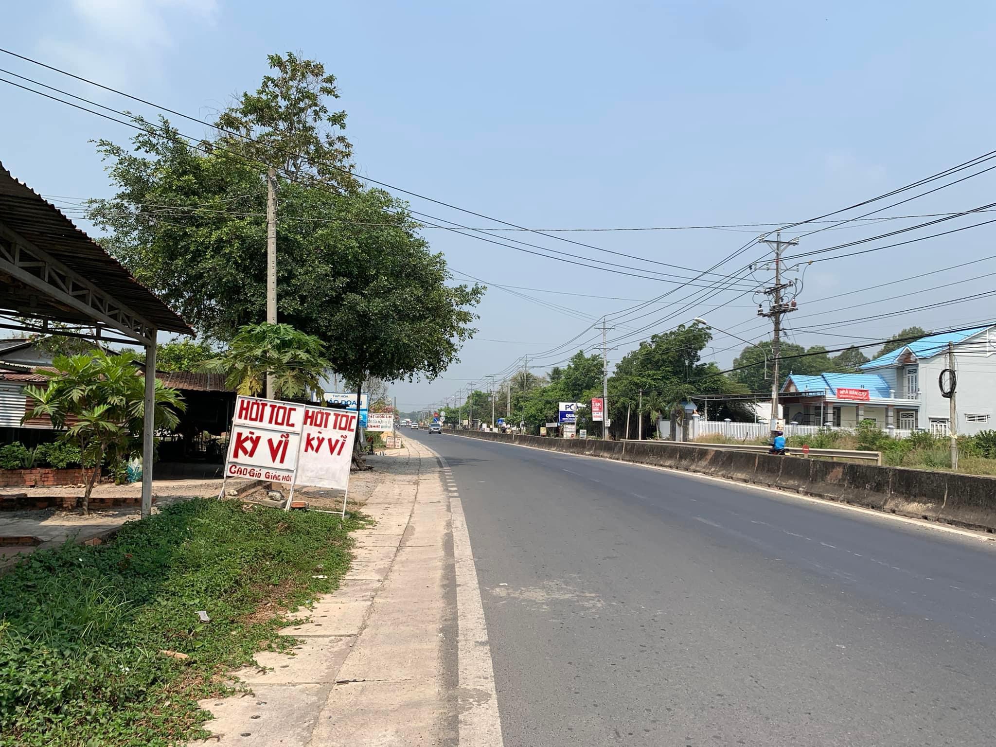 Đất mặt tiền QL 22B.kế chợ Thạnh Đức Gò Dầu Giáp 2 khu công nghiệp Giá hơn 200 triệu mét ngang đã có sẵn thổ cư