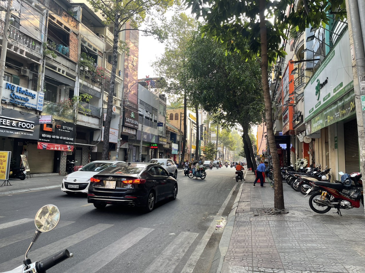 Cần bán gấp MT Trần Quang Khải, p. Tân Định, Q1. 4x16, Xây dựng 4 tầng lầu. Giá chỉ 26 tỷ