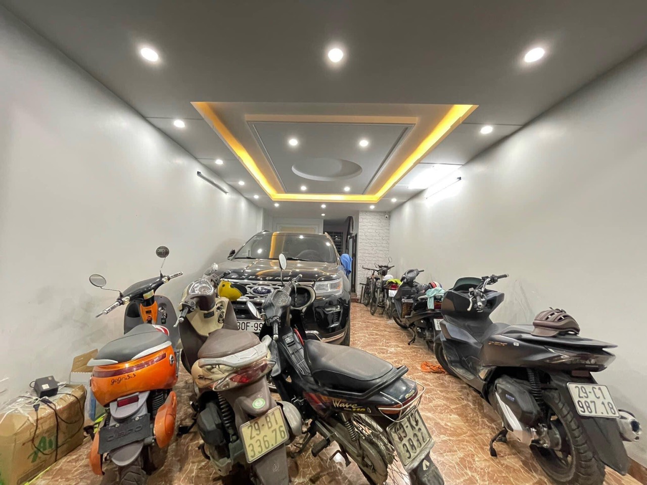 Gđ cần bán nhà Trung Kinh - Cầu Giấy - DT 50m x7 Tầng - Thang máy -Gara - MT 4,3m -Giá 14,8 tỷ