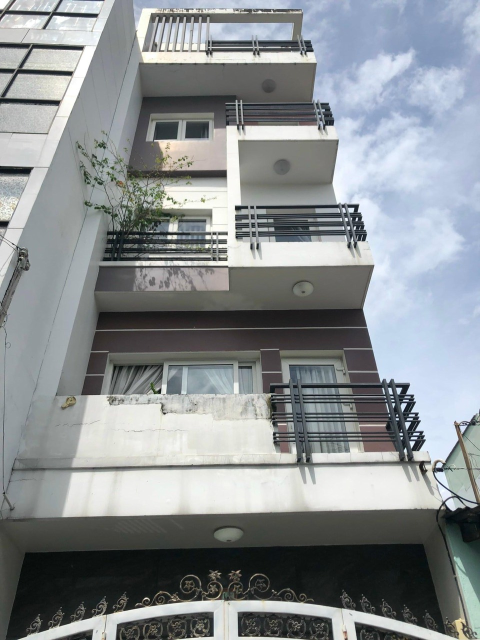 SIÊU PHẨM XH ĐỔ CỬA- 71M2 - 5 TẦNG - HOÀN CÔNG - NỘI THẤT CAO CẤP - GẦN MẶT TIỀN - GIÁ RẺ- 12 TỶ 5