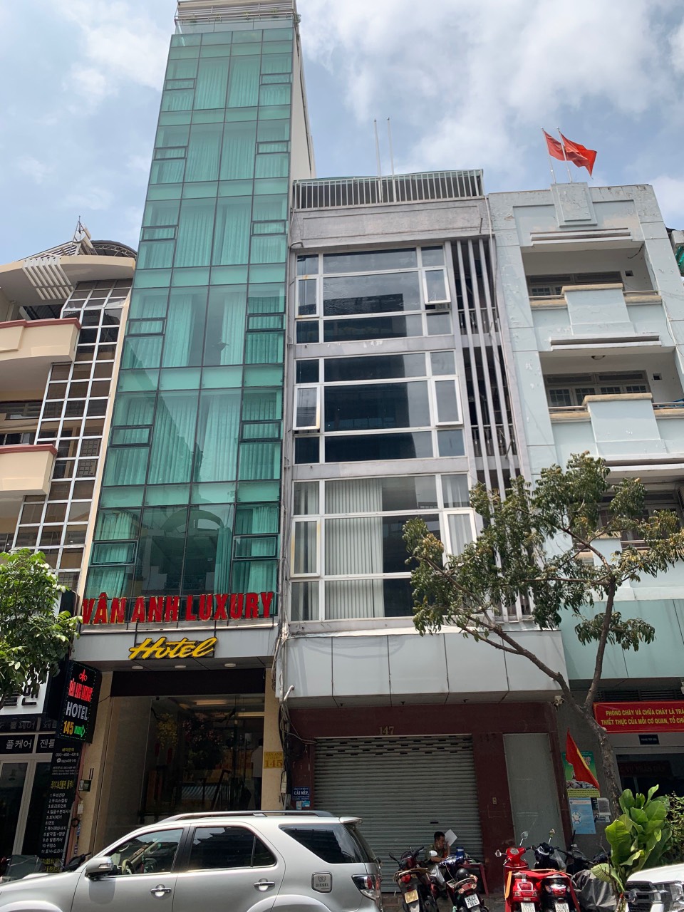 Cho thuê nhà MT Ký Con Q1 6x30 trệt 3lầu 100Tr TL