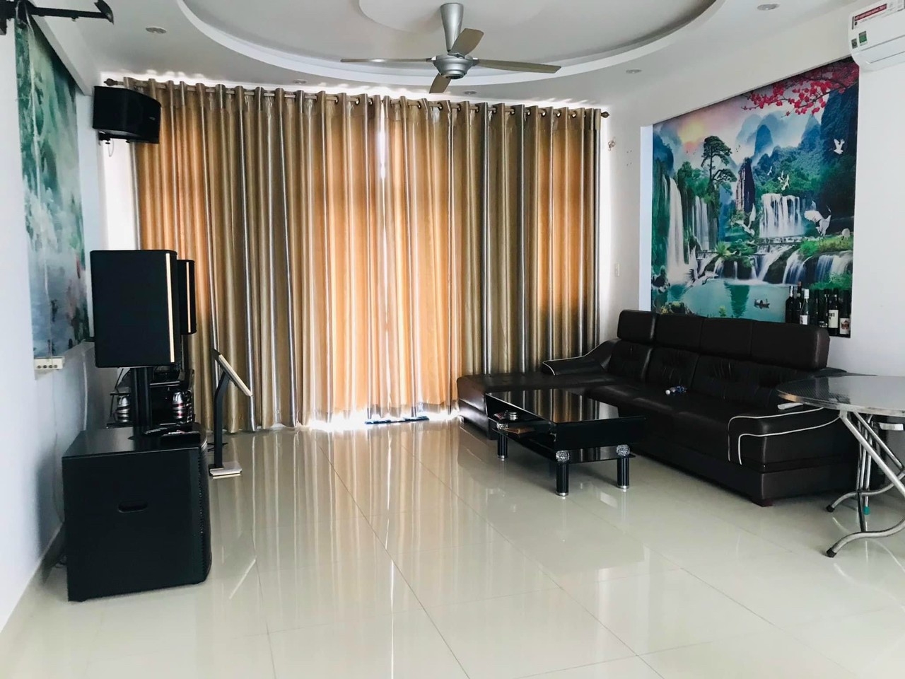 Ngộp Bank cần bán gấp nhà đẹp, ô tô vào tận cửa gần Trần Xuân Soạn, quận 7. Giá siêu hời.