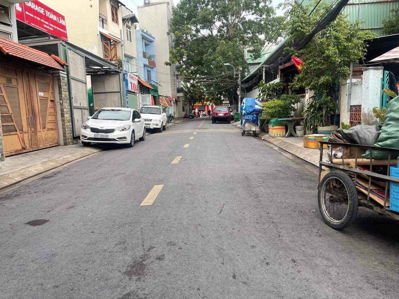 Chính chủ gấp bán để mổ cột sống, cần bán nhà C4 tiện xây mới, phường Bình Thuận, 4.5x20m, giá 11 tỷ 600 tr TL