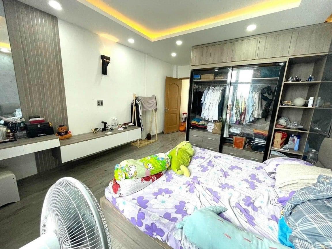 Nhà đẹp vào ở ngay Bùi văn Ba, 4x19m, phường Tân Thuận Đông, xe tải quay đầu, giá chính chủ 10 tỷ 800 triệu TL