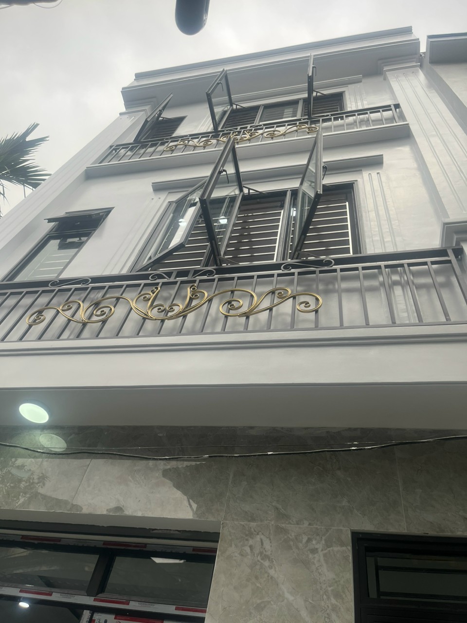 Bán nhà xây mới độc lập riêng tường 44m x 3 tầng GIÁ 2.4 tỉ ngõ 35 Phủ Thượng Đoạn - Hải An