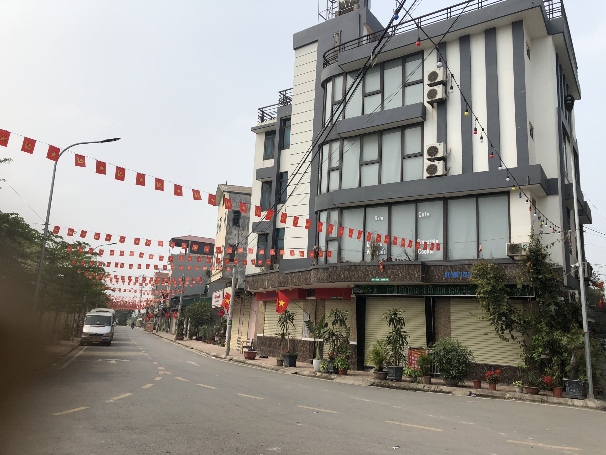 Cho thuê MBKD 2 mặt tiền 100m2 x 4 tầng tại ngã ba đường Hạ Hội, Tân Lập, Đan Phượng