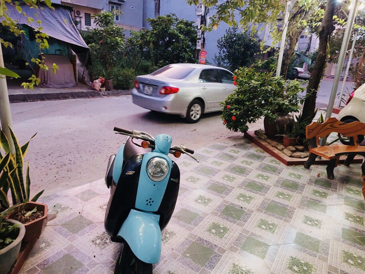 Bán nhà phân lô đường 10m 47m x 4 tầng cực đẹp GIÁ 3.8 tỉ tại Thư Trung - Văn Cao