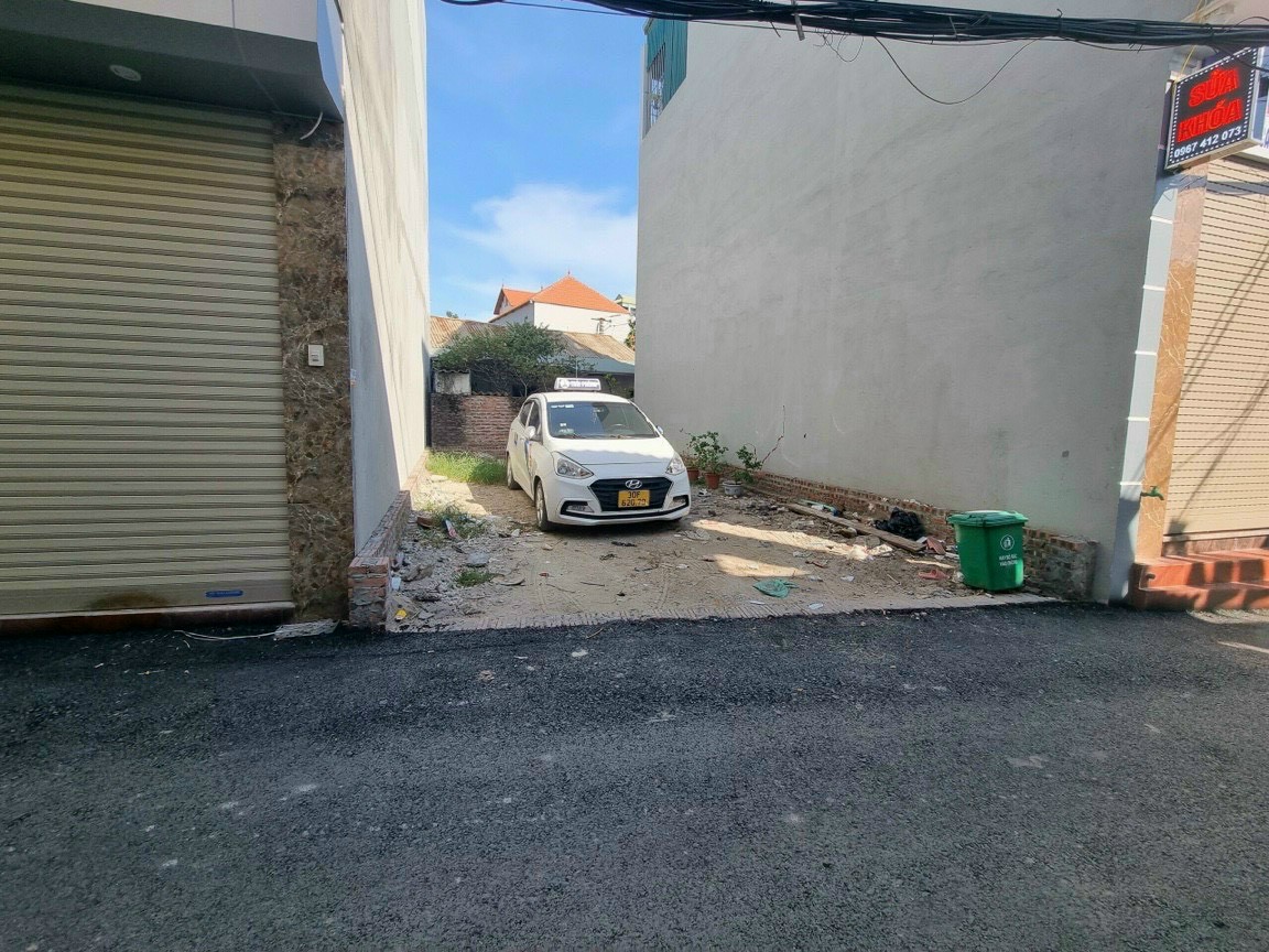 TRỤC CHÍNH ĐỨC THƯỢNG, KINH DOANH NGÀY ĐÊM GIÁ NHỈNH 3 TỶ