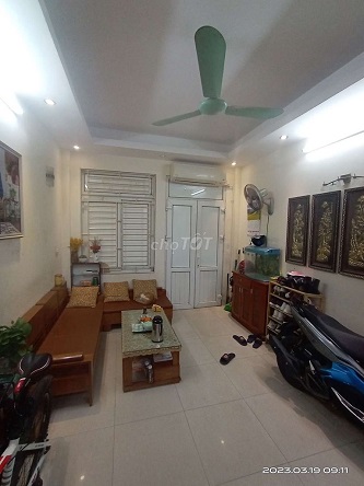 Chính chủ nhà cần bán nhà 31,5m2, 4 tầng, sổ đẹp vuông vắn, mặt tiền rộng 3,5m