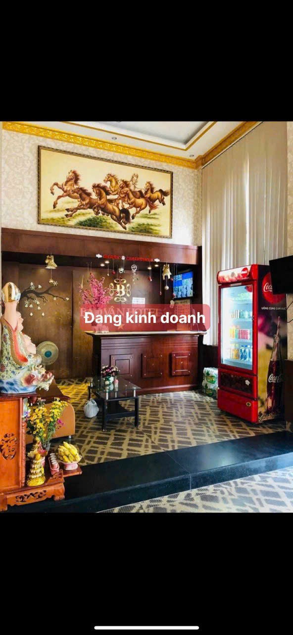 - CHÍNH CHỦ BÁN MẶT TIỀN NGANG 12m- Địa chỉ ks: 30 đường 14 Dương Quảng Hàm P5 Gò Vấp.- DT: 12x20m Kc: 1 trệt 6 lầu