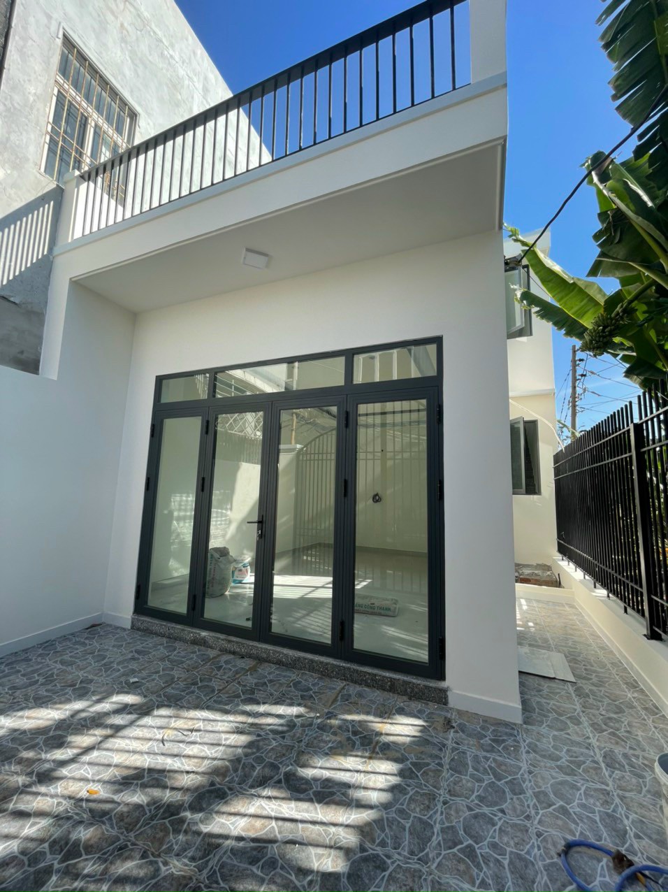 BÁN CĂN NHÀ MỚI ĐẸP HẺM ĐƯỜNG NGUYỄN HỮU CẢNH TPVTDT 102m2. ( 5,5 x 19 ). Sổ Thổ cư 47m2.