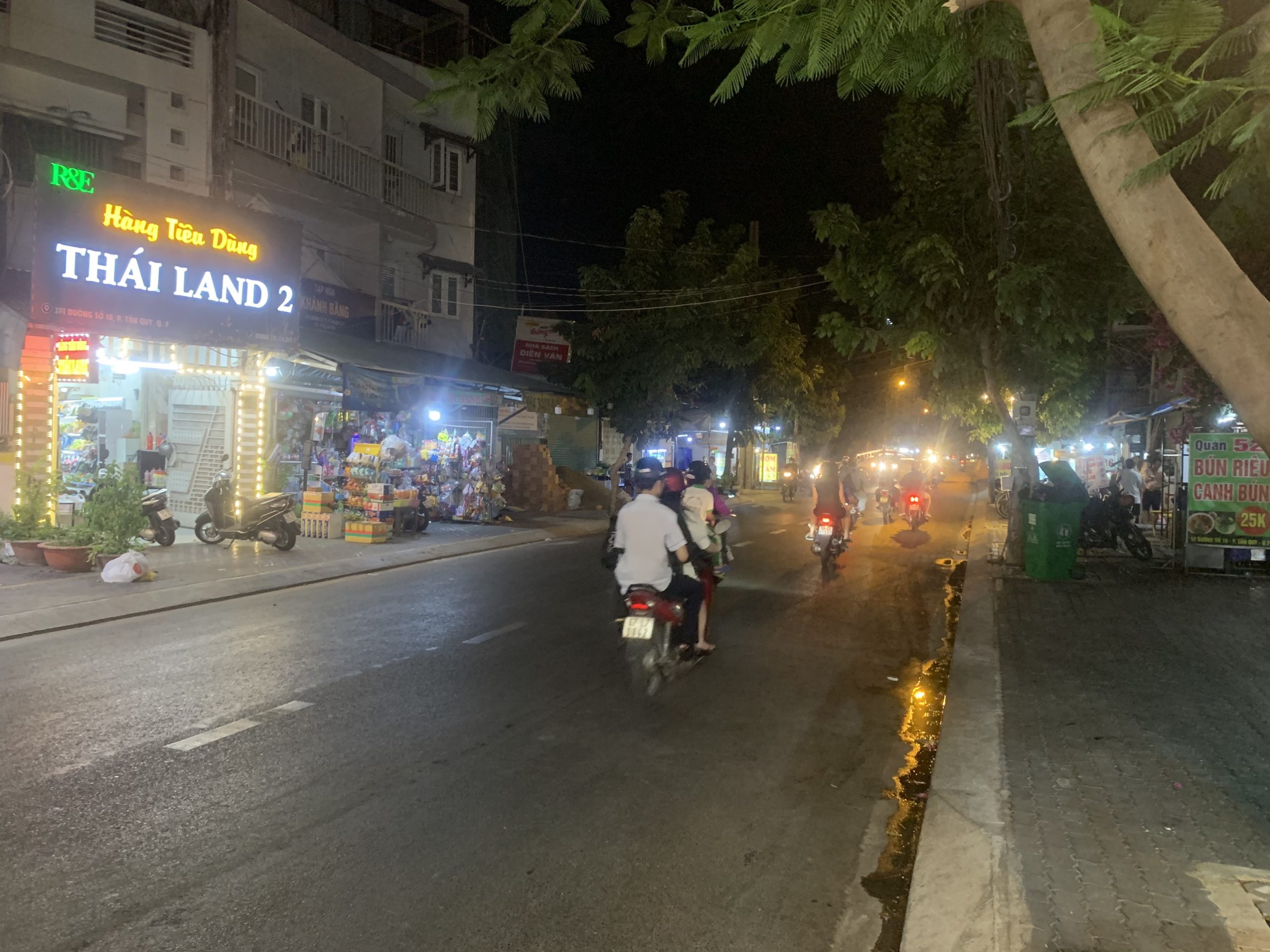 Mặt bằng quán ăn 4x10 đường số 10 có chổ ở lại