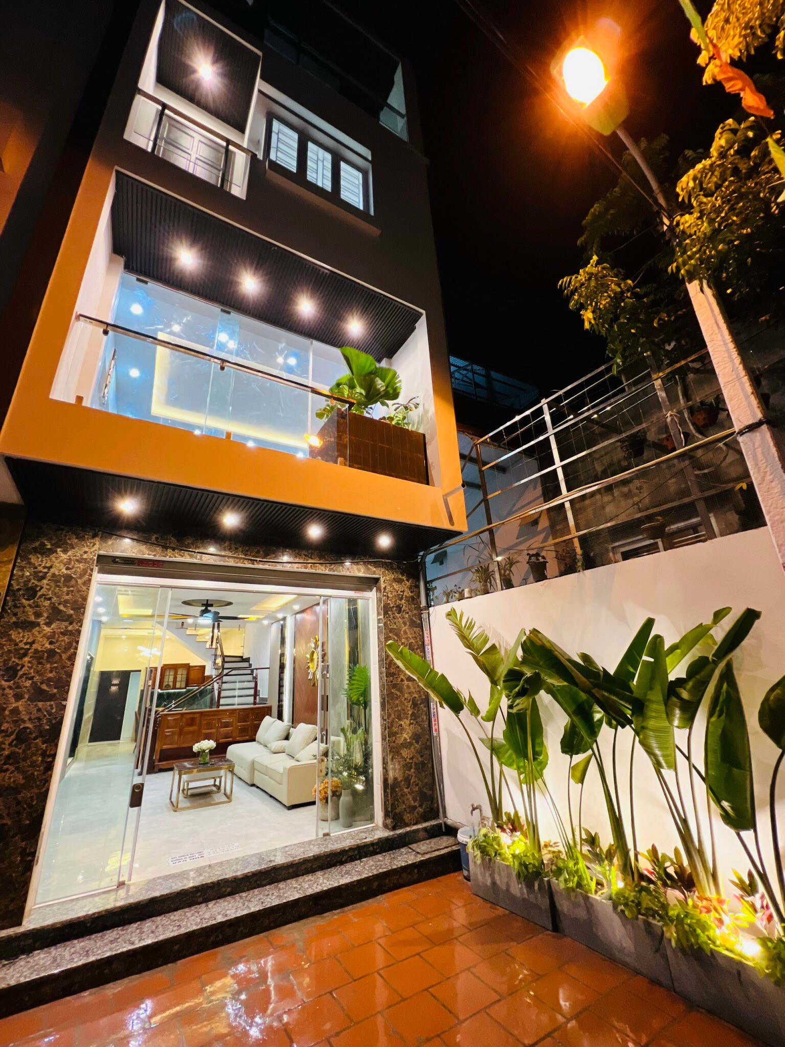 8.BÁN NHÀ ĐƯỜNG 30M THƯ TRUNG LÔ GÓC 4 TẦNG NỘI THẤT ĐẸP GIÁ CỰC RẺ