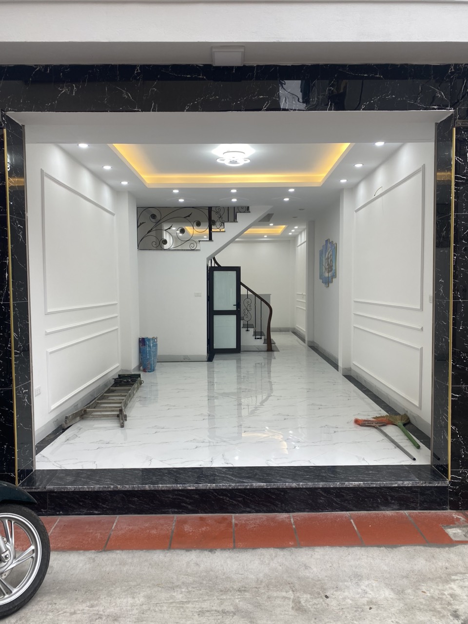 Bán nhà Lĩnh Nam, 48m x 5T x 5.8 tỷ, Ô TÔ VÀO NHÀ - NGÕ THÔNG