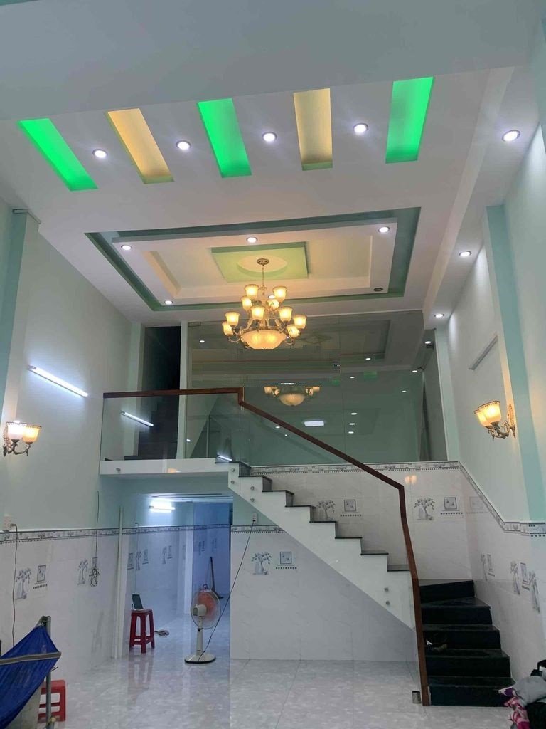 Nhà mặt tiền KD 90m2, 4pn Lê Văn Lương Q7.