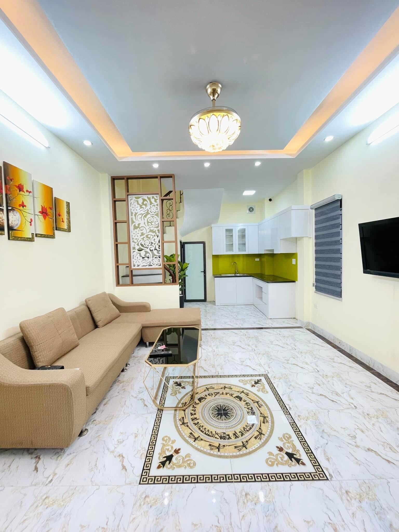 Bán Nhà Ngõ Thông Ô Tô Ph Nguyễn Trãi - Thanh Xuân DT 35m2 x 4Tầng, Hàng Xóm Royal City.ố