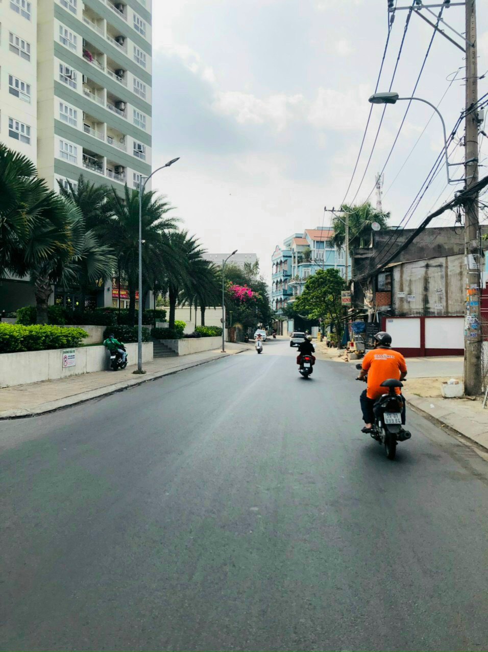 Nhà 1trệt 2lầu ngay đối diện Chung cư Lavita đường số 3, Trường Thọ, dt 129m2