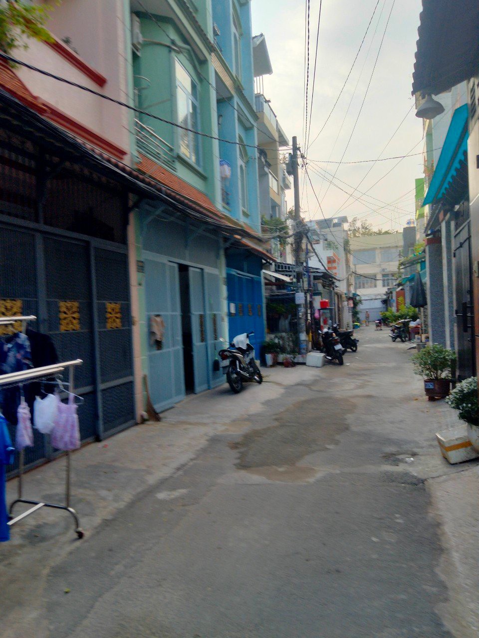 Nhà HXH Quang trung p8 gò vấp - DT: 4m x 18m - Kết cấu: 1 Trệt 2 Lầu sân thượng Vị trí sát công viên làng hoa